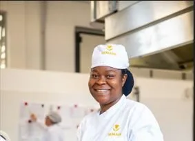 “SENAPE”, LA CUCINA SOCIALE DI GERMOGLIO INVESTE NEL BANQUETING E ARRIVA A 3.000 PASTI AL GIORNO