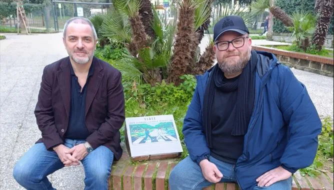 JOHN LENNON e GEORGE HARRISON: a Napoli rinasce il viale pedonale dedicato ai due musicisti di Liverpool