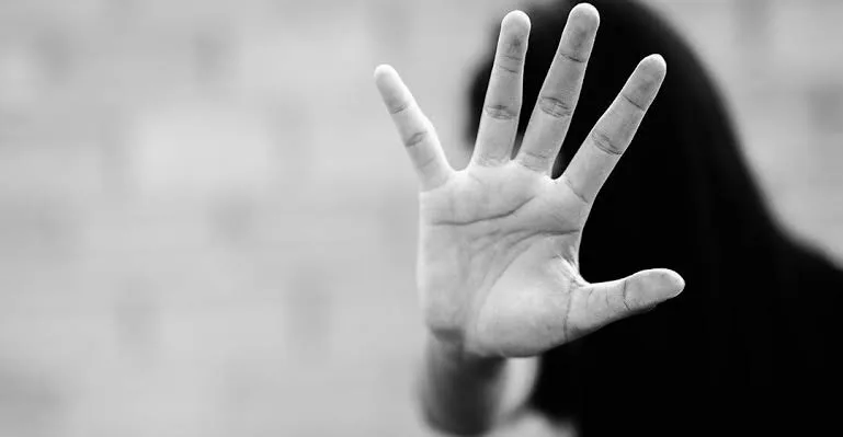 Cesena, sette indagati per presunta violenza sessuale di gruppo durante una festa