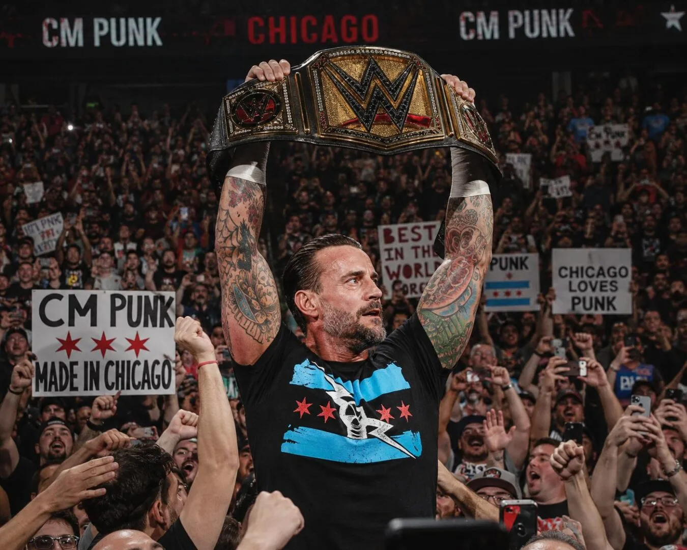 WWE: Punk torna nella sua Chicago e strappa il titolo