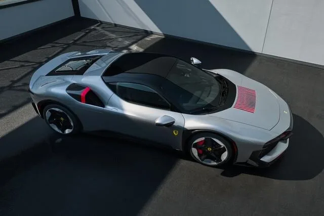 Presenta la Ferrari CZ26: la supercar dalle elevatissime prestazioni