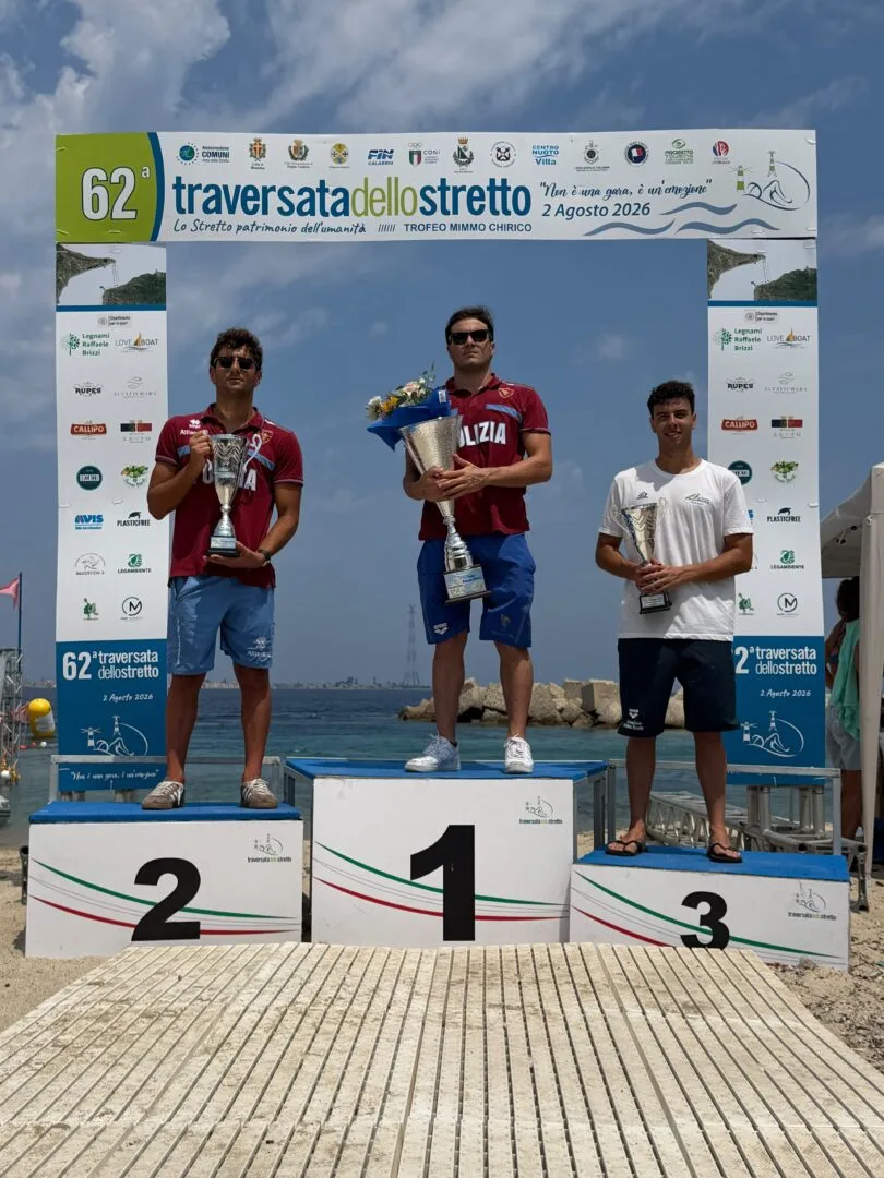 Traversata dello Stretto: Vincenzo Caso e Giulia Gabrielleschi sono i campioni della grande classica